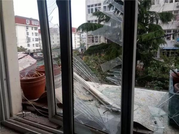 突發(fā)！青島一居民樓發(fā)生爆燃！已造1人死亡，7人受傷！3公里外有震感…