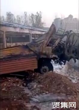 大連氣罐車爆炸:西崗區(qū)2臺(tái)10噸液化天然氣罐車為出租車充氣時(shí)泄漏發(fā)生爆炸起火 大連氣罐車爆炸:西崗區(qū)2臺(tái)10噸液化天然氣罐車為出租車充氣時(shí)泄漏發(fā)生爆炸起火