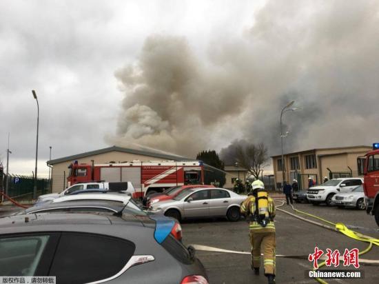  當(dāng)?shù)貢r(shí)間12月12日，奧地利鮑姆加騰一座大型天然氣站發(fā)生爆炸，數(shù)人受傷。